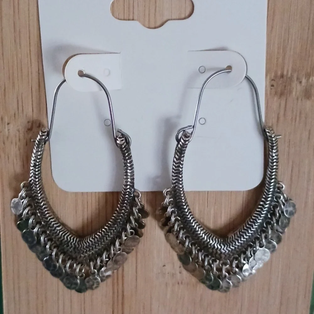 Vintage Large Silver Tone Earrings - Picture 4 of 6